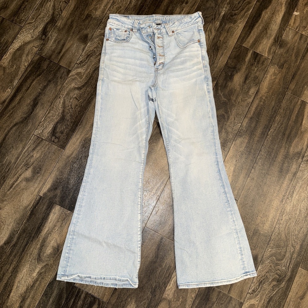 American Eagle Super High-Rise Flare Distressed Light Wash Denim Jeans Womens 12